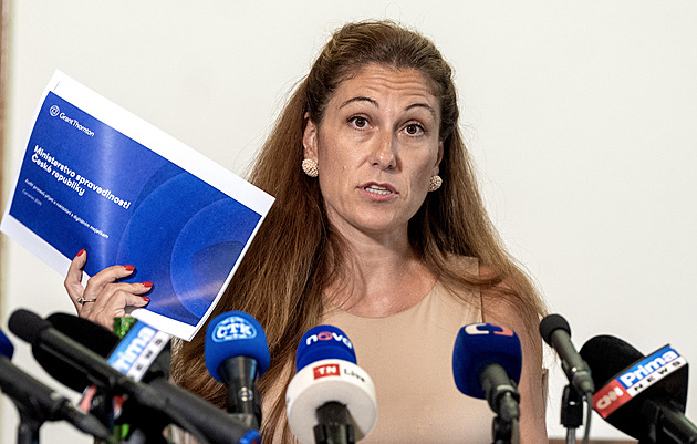 Decroix aktualizovala časovou osu kauzy s bitcoiny. Blažek opět nevydržel mlčet