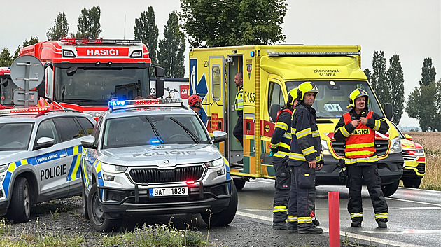 U Svitav zemřel muž v autě, otřesený řidič náklaďáku dostal psychologickou pomoc