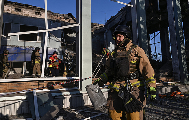 Rybářské sítě, kryty a mír v nedohlednu. Vojáci v Záporoží čekají na ruskou ofenzivu