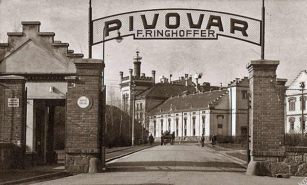 Na co zírá mašinfíra: Po kolejích za Kozlem. Do Popovic k pivovaru jsme museli sunout