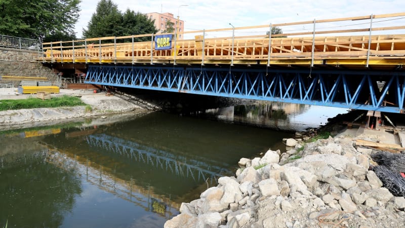 Důležitá stavba mostu: Opava bude komplet průjezdná daleko dříve, než bylo v plánu