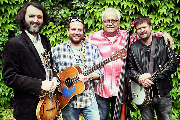 Našlapaný FolkFest v Mohelnici slaví narozeniny legendárních Poutníků