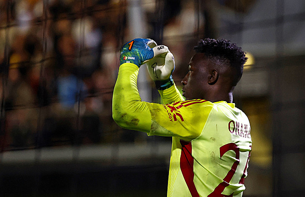 Blamáž Manchesteru. United vypadli s týmem ze čtvrté ligy, opět chyboval Onana