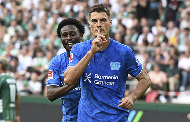 Nový člen Klubu ligových kanonýrů. Schick dvakrát udeřil, Leverkusen v závěru selhal