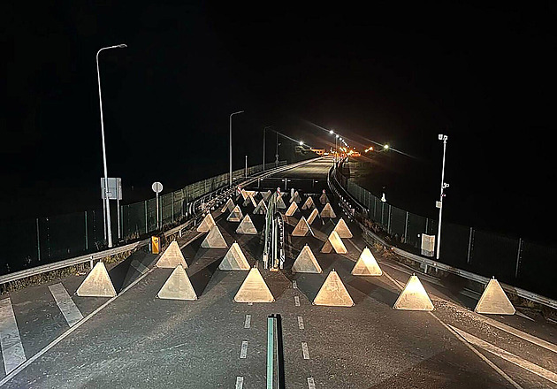 Nevyužívané silnice se v Litvě mění v obranné linie. Dračí zuby zpomalí nepřítele