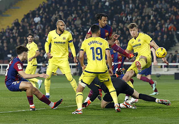 Chraňte fotbal, nejsme cirkus! Fanoušci po Evropě se bouří proti zápasům v zahraničí