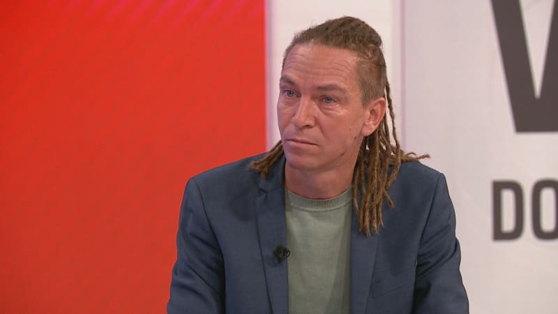 Bartoš: Ostříhám si dredy, když Piráti porazí SPD. Politikům poslal vzkaz kvůli útoku na Babiše