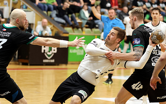 Krupobití připravilo frýdecko-místecké házenkáře o halu. Začnou venku