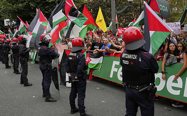 Šéf Vuelty vyzval stáj Israel k odstoupení: Jejich účast ohrožuje všechny ostatní