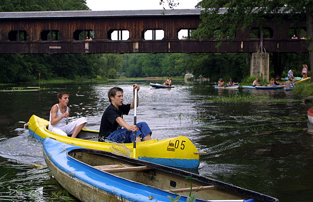 Lávku v Kynšperku čeká rekonstrukce, pěší, cyklisté i vodáci musejí jinudy