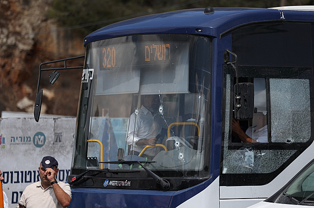 Útočníci rozpoutali střelbu u vjezdu do Jeruzaléma, zabili několik lidí