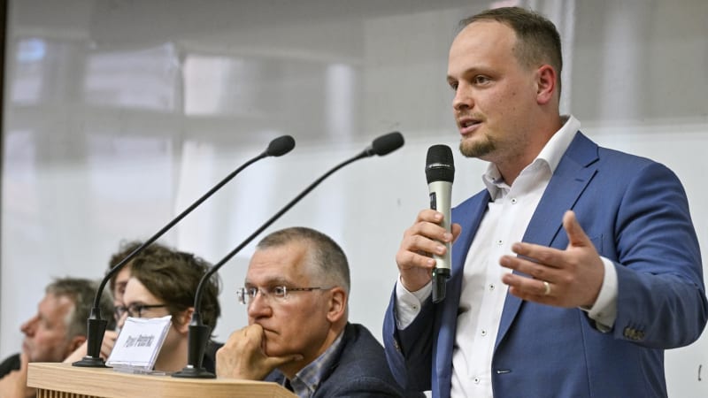 Peterka: Zlato kvůli nervozitě na trhu trhá rekordy. Hodí se i pro malé investory?