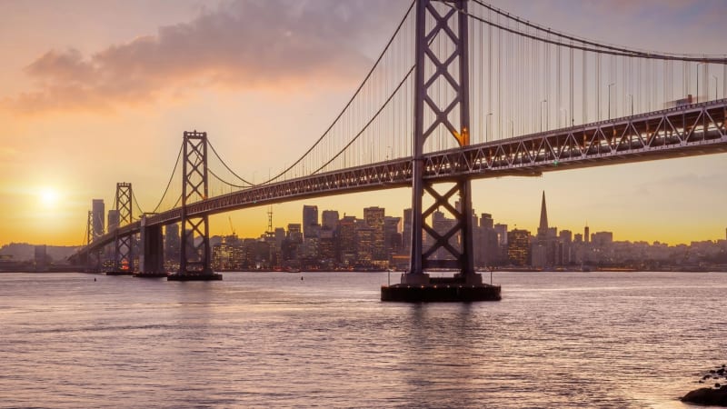 San Francisco zasáhlo zemětřesení. Škody se v tuto chvíli sčítají