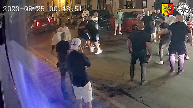 Zbraň jsem našel náhodou, tvrdil muž. Za postřelení soka před barem dostal devět let