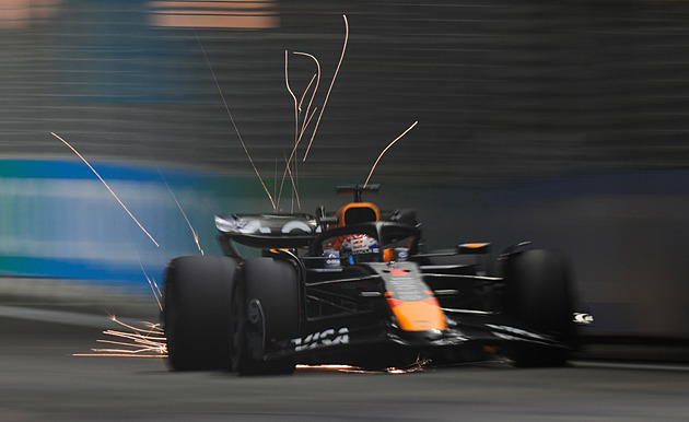 F1 ONLINE: McLaren nezvládl kvalifikaci, vyhraje Verstappen i v Singapuru?