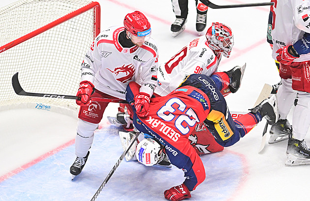 Musíme to lepit. Sedláka mrzí zranění, v Pardubicích má nového spoluhráče