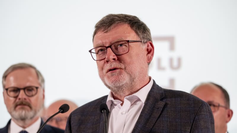 Stanjura o Babišově kritice: Hraničí to s dezinformacemi, chcete rozhazovat peníze lopatami