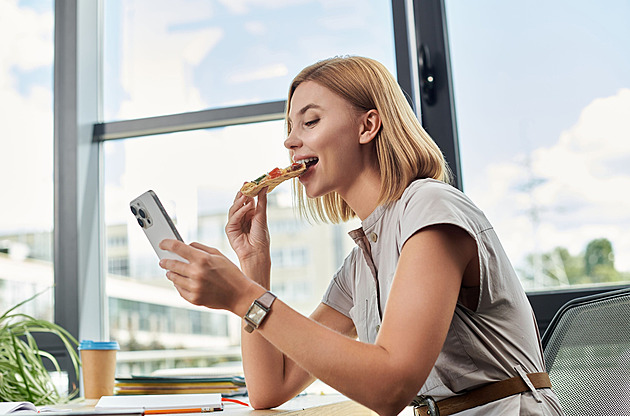 Jak konečně zhubnout? Je potřeba přechytračit hlavu a potlačit jídelní šum