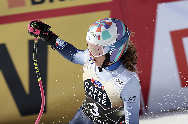 Italská lyžařka Bassinová se před olympijskou sezonou ošklivě zranila