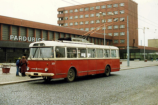 Rekordní trolejbusy Škoda vstoupily i na nejdelší trolejbusovou linku světa