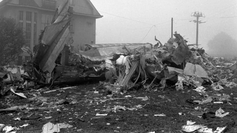 Letadlo narazilo do skály v Praze, nehodu nepřežilo 79 lidí. Od tragédie uplynulo 50 let