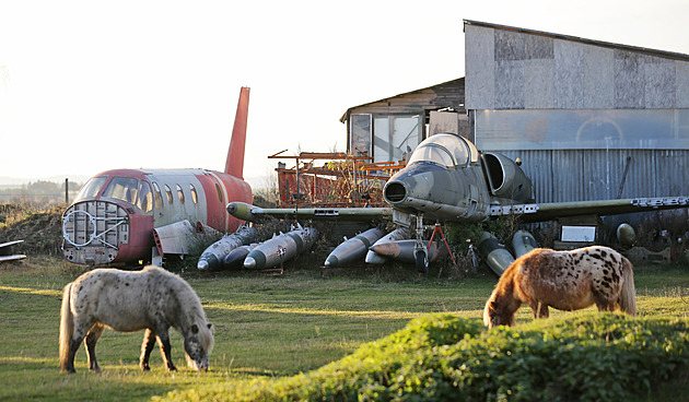 Unikátní letecké muzeum ve Studenci a Koněšíně končí, osud exponátů je nejasný