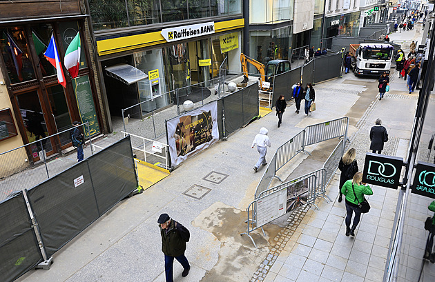 Z pěší tepny Brna mizí překážky, na vánoční trhy se lidé dostanou bez omezení