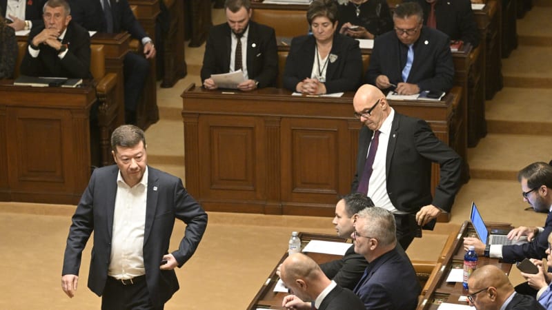 Sněmovna rozhodla: Dosluhující vláda má rozpočet přepracovat. Fiala a spol. dostali 20 dní