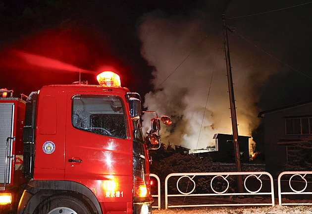 Při zemětřesení v Japonsku se zranilo 30 lidí. Úřady varují před dalšími otřesy
