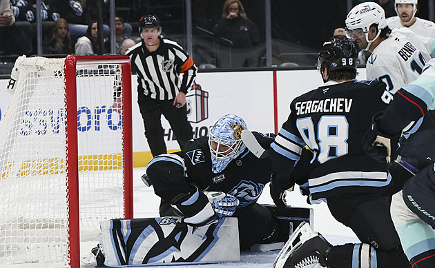 Vejmelka byl v NHL hvězdou zápasu, v dresu Utahu pochytal 33 střel