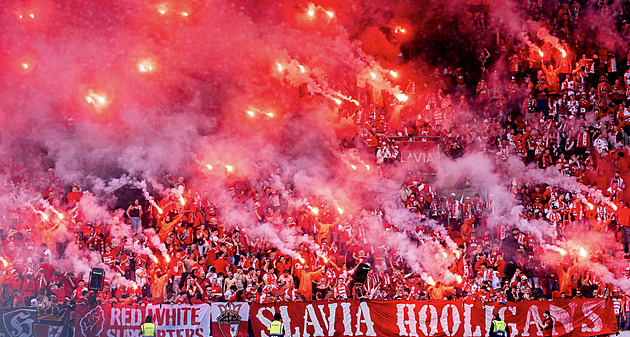 Peníze od klubu nechceme, zní z Tribuny Sever. Nesouhlasí s „velkohubou politikou“