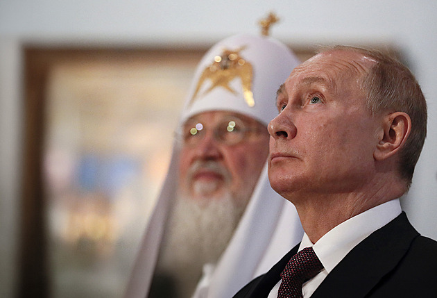 ANALÝZA: Putin ve svěráku. Naivní kalkul na Ukrajině mu rozežírá zemi zevnitř