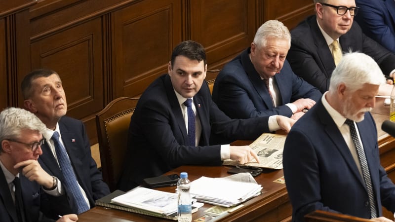 Provokace Pavla? Tento trolling vejde do dějin, chválil Zahradil Macinku a rýpl si do opozice