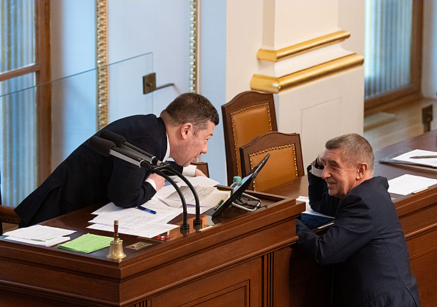 V Česku si lze objednat stíhání, řekl Babiš. Ukázal strach, ubrečený, míní opozice