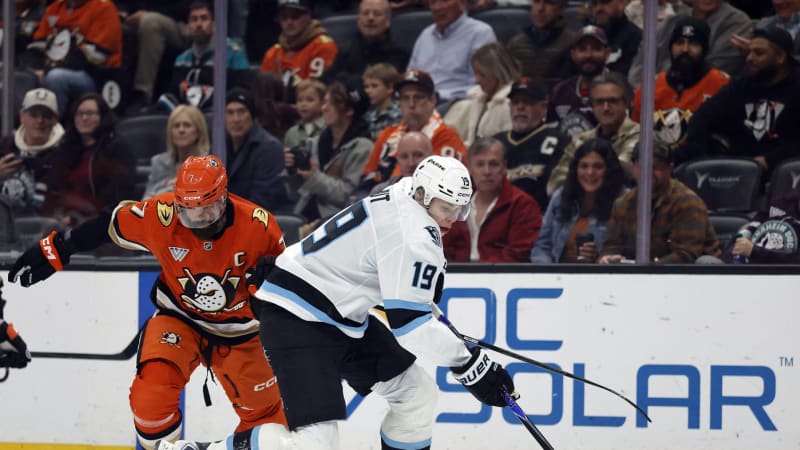 Tvrďák Gudas „odepsal“ další hvězdu NHL: Matthews má po sezoně, agent zuří kvůli mírnému trestu