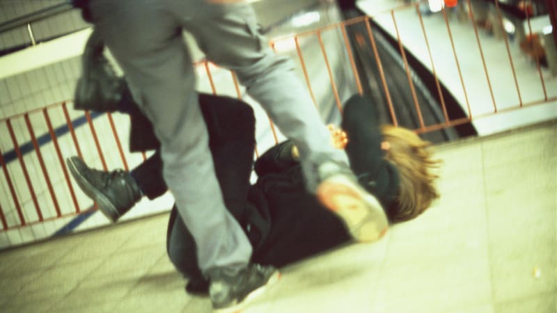 Brutální útok ochranky na nádraží v Brně: Muž skončil s rozbitou hlavou, vše zachytilo video