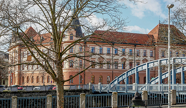 Soud znovu řeší zneužívání na skautských táborech, dívky budou muset svědčit