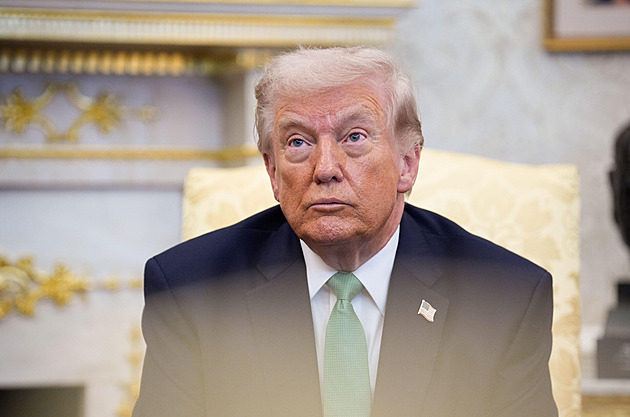 Ale copak, Donalde, pomoc nepřichází? Kreslíři si utahují z Trumpových potíží