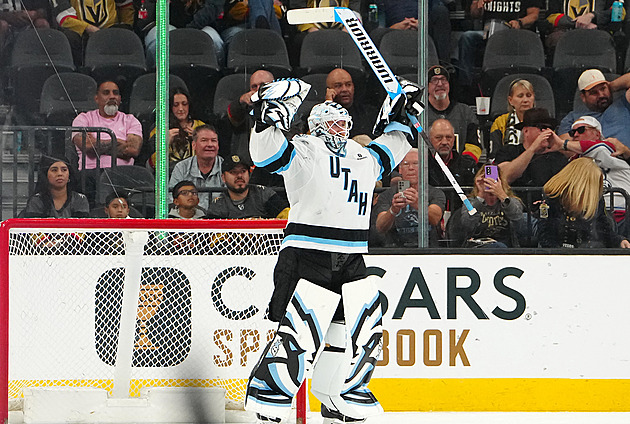 Pastrňák se Zachou podpořili kanonádu Bostonu, Vejmelka vychytal Vegas