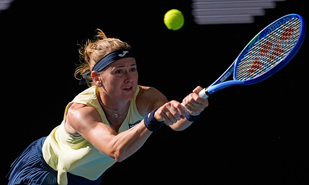 Valentová, Bouzková a Macháč v Miami postupují, senzačně končí Šwiateková