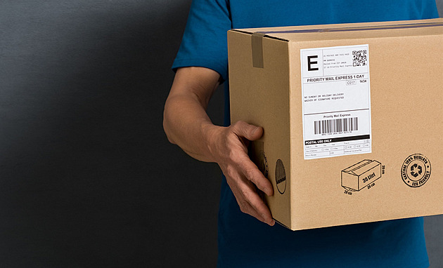 Levné balíčky z Číny už nebudou bez poplatku, EU cílí nejen na Temu a Shein