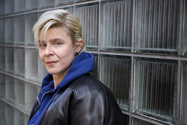 RECENZE: S*ru na appky. Robyn je zpět, zpívá o vztazích, lásce a japonském pornu