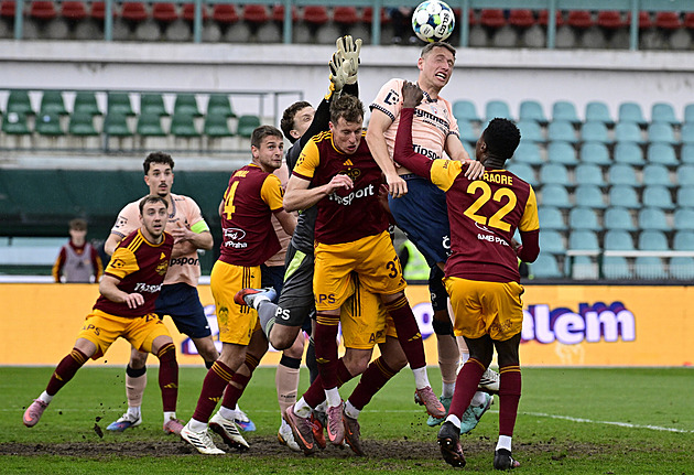 ONLINE: Dukla - Pardubice 0:0, poslední tým ligy se může dotáhnout na Baník