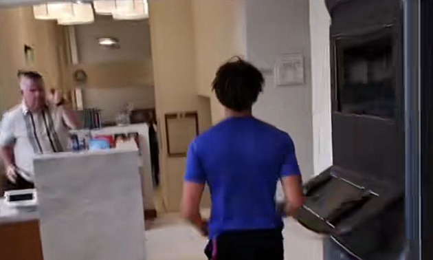 Nový trend TikToku je inspirován videohrami. Teenageři utíkají před ochrankou