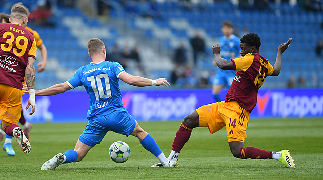 ONLINE: Ml. Boleslav - Dukla 0:1, hosté mohou dohnat Baník, trefuje se Kreiker