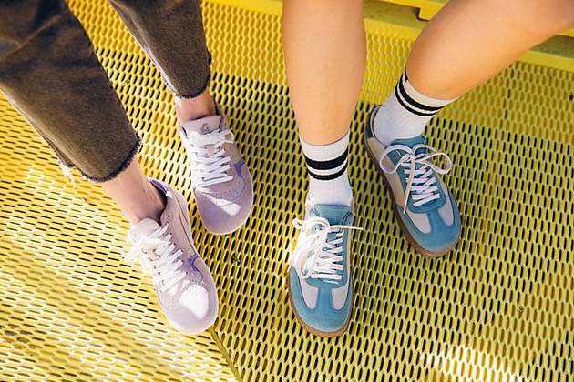 Trend přirozené chůze sílí. Známá barefootová značka mění majitele