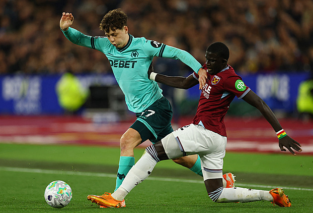 ONLINE: Wolves s Krejčím hrají na Leedsu, Brentfordu se poháry vzdalují