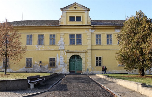 Sídlo gestapa i někdejší sirotčinec. V Ústeckém kraji je na prodej několik zámků