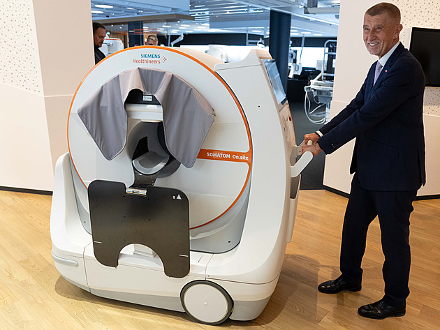 Babiš v Německu zkoumal přístroje na CT. Mluvil i o vztahu k Číně