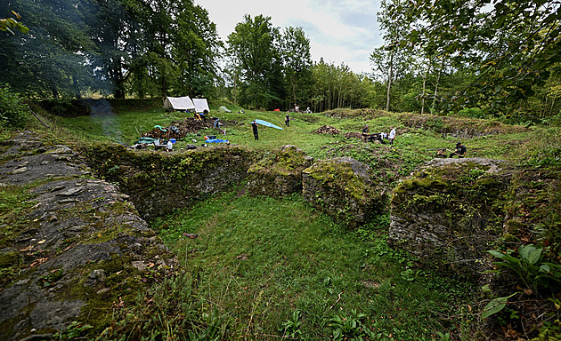 Brod zachrání dlouho opomenutou zříceninu. Je dosud zahalená řadou tajemství